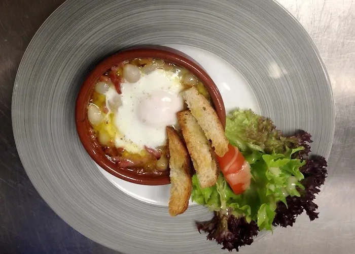 Logis Le Bocage ホテル